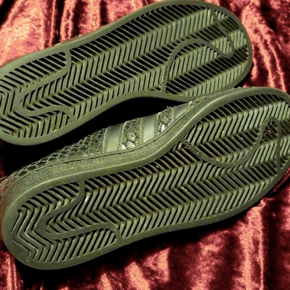 EUC Adidas Snakeskin all black Superstars - Picture 5 of 6